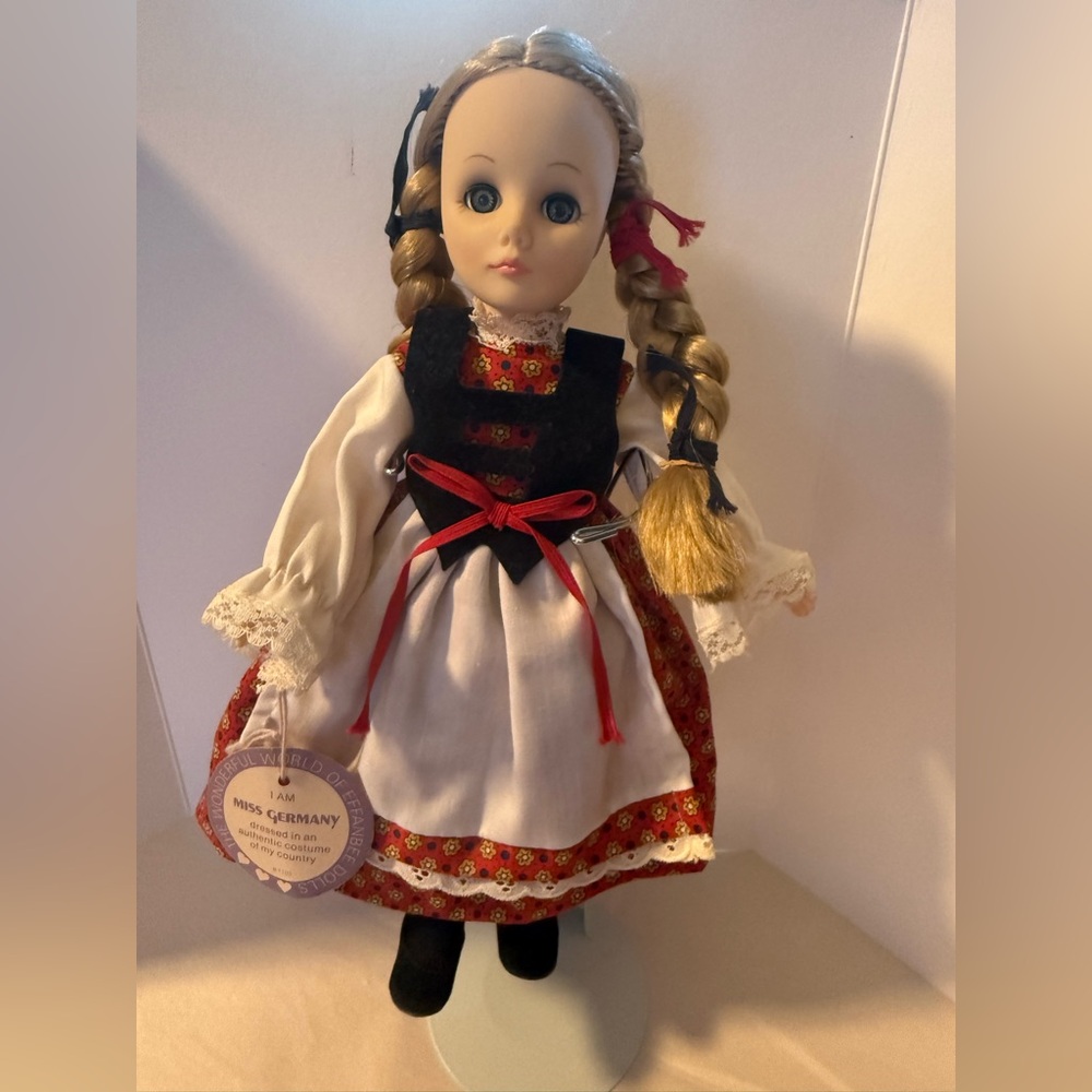 Vintage & Pristine Effanbee "Miss Germany" or "Heidi" Collectible Doll 1980's